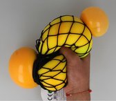 Mega Fidget Knijpbal in Net Mesh Ball Geel