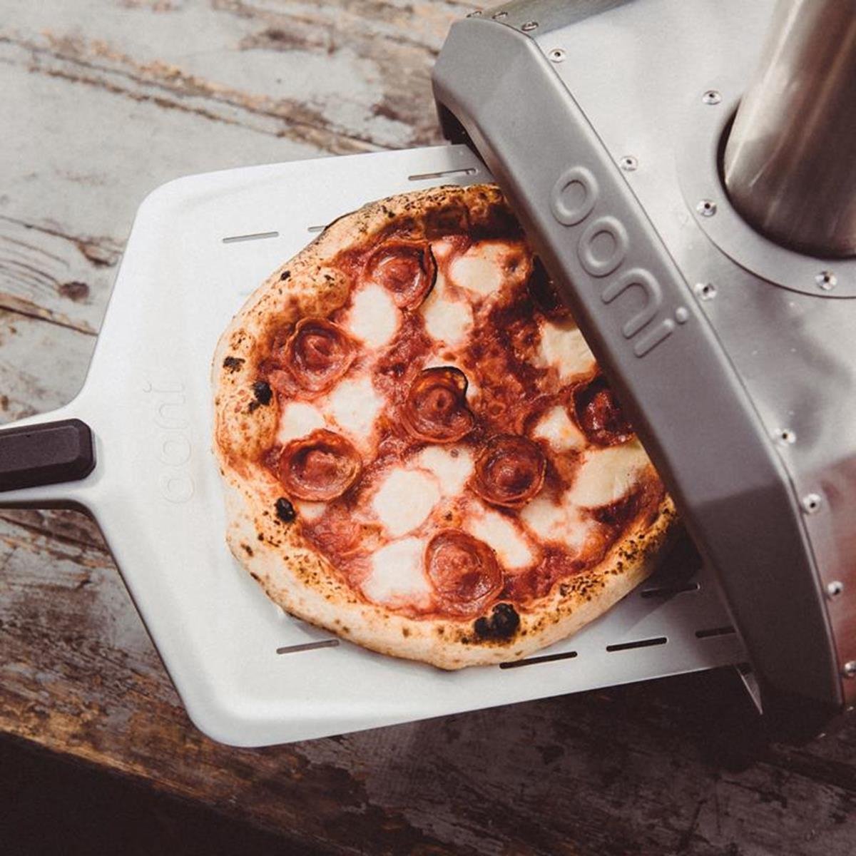 Ooni Karu 12 - Multi-fuel pizza oven for wood and charcoal
