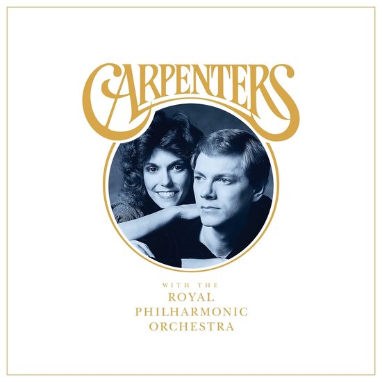 CD-hoes van Carpenters met The Royal Philharmonic Orchestra, met een cirkelvormige foto van Karen en Richard Carpenter.