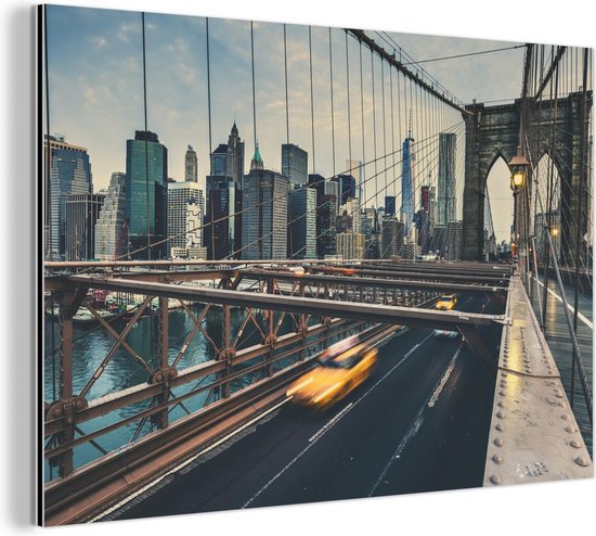 Wanddecoratie Metaal - Aluminium Schilderij Industrieel - New York - Auto - Brooklyn bridge - 150x100 cm - Dibond - Foto op aluminium - Industriële muurdecoratie - Voor de woonkamer/slaapkamer