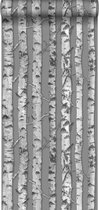Papier peint intissé HD troncs d'arbres de bouleau gris taupe et gris chaud clair - 138892 de ESTAhome