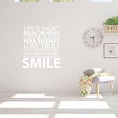 Muursticker Life Is Short - Wit - 40 x 48 cm - woonkamer slaapkamer engelse teksten