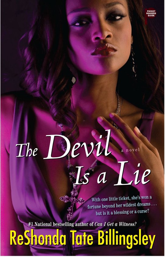Boekomslag met een vrouw met bruin haar, paarse belichting en de tekst 'The Devil Is a Lie'.