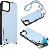 Casemania Hoesje Geschikt voor Apple iPhone 15 Plus Blauw - Back Cover met Bandje - Pasjeshouder & Koord