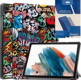 Tablethoes en Screenprotector geschikt voor Samsung Galaxy Tab A9 (2023) - Tri-fold hoes met Auto/Wake functie - Graffiti