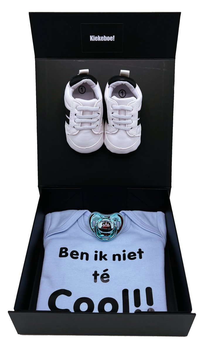 Goedkoopste Kraamcadeau met romper - speen en babysneakers - kan ook rechtstreeks als cadeau worden verstuurd