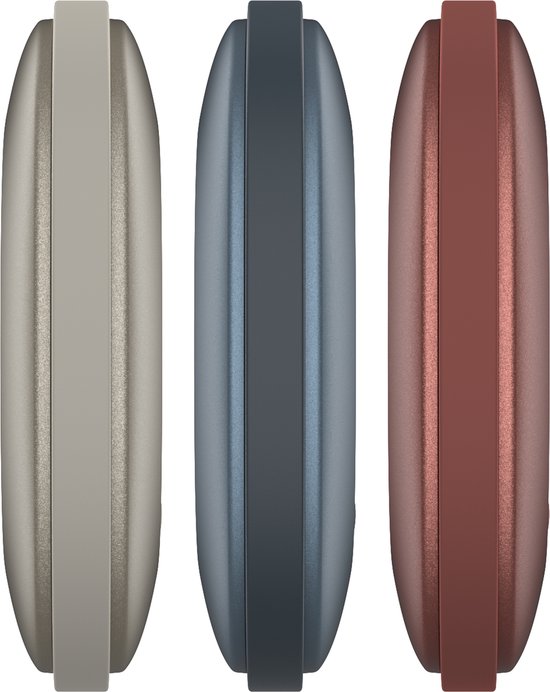 Drie Fresh 'n Rebel Smart Finders in de kleuren Silky Sand, Dive Blue en Safari Red, gezien vanaf de zijkant.