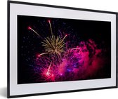 Photo en cadre - Fireworks shoot in the air cadre photo noir avec passe-partout blanc 40x60 60x40 cm - Affiche sous cadre (Décoration murale salon / chambre)