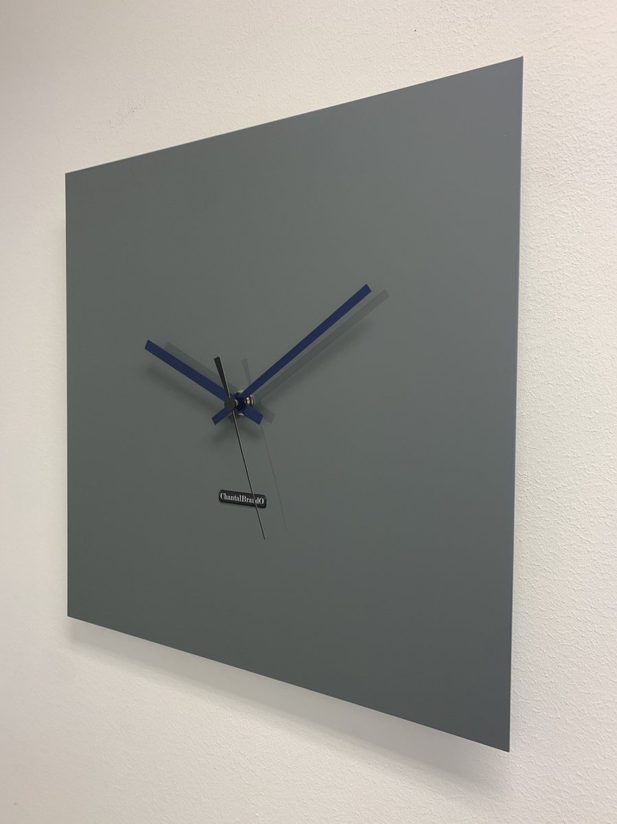 Wandklok CHANTALBRANDO -- TIME SQUARE 40 -- NARDO GREY -- MODERN DESIGN -- MADE IN HOLLAND - HOOGGLANS GRIJS