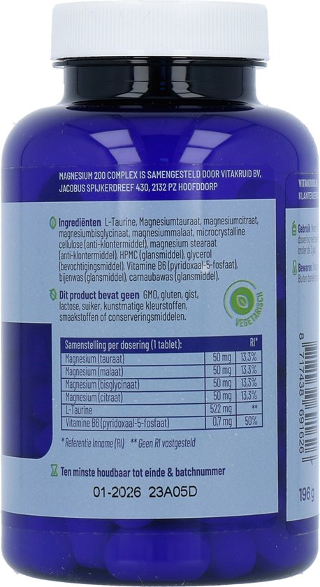 Achterkant van een blauwe pot met een wit deksel met een etiket waarop ingrediënten en voedingswaarde staan.