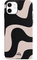 xoxo Wildhearts telefoonhoesje geschikt voor iPhone 11 - Ride With Me - Double Layer - Beschermhoes met golvend patroon - Luxe hard case - zwart en beige