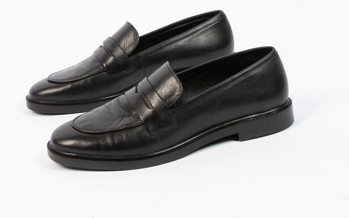 Beaux mocassins Manfield cuir noir femme t 39 1/2 BE semelles Vibram 20€ AC