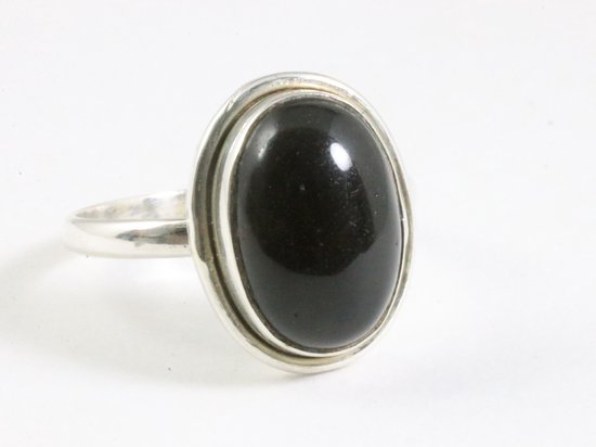 Ovale zilveren ring met onyx - maat 20