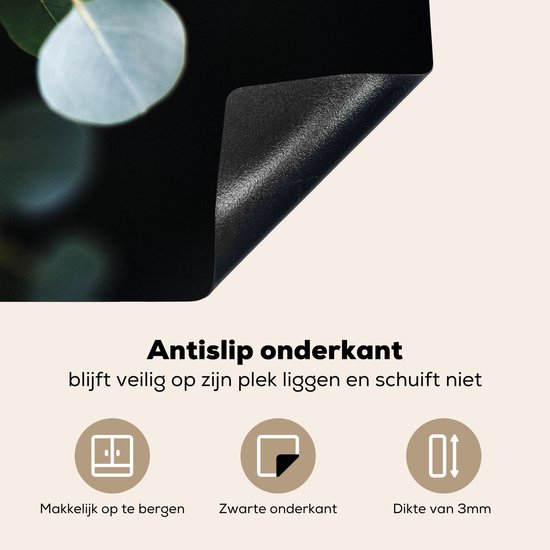KitchenYeah® Inductie beschermer 76x51.5 cm - Eucalyptus bladeren aan takken - Kookplaataccessoires - Afdekplaat voor kookplaat - Inductiebeschermer - Inductiemat - Inductieplaat mat
