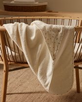 Kave Home - Cape serviette bébé Deya en coton blanc à motifs