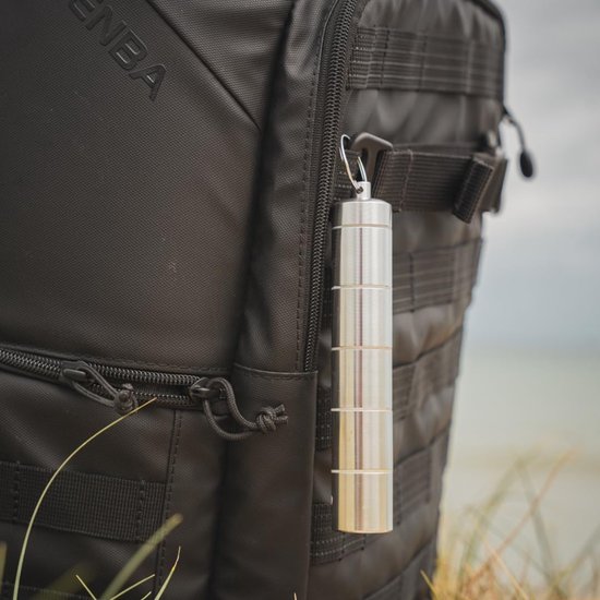 Kruidenset, 7-in-1 mini-kruidenpotjes, set kruidenpotjes met molen en deksel, kruidenmolen, camping, outdoor, mini-kruidenset, roestvrij staal, draagbare kruidenstrooier voor picknick, BBQ, reizen