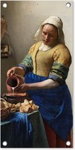 Tuinposter Het melkmeisje - Schilderij van Johannes Vermeer - 30x60 cm - Tuindoek - Buitenposter