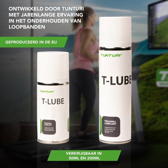 Twee Tunturi T-LUBE spuitbussen, waarvan één groter is, met op de achtergrond een vrouw op een loopband.