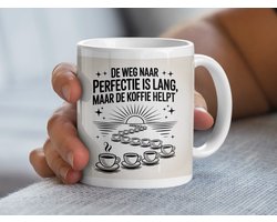 Koffie Mok: De Weg naar Perfectie, grappige koffiemok, koffie cadeau, koffieliefhebber mok, inspirerende mok, Perfectie Mok