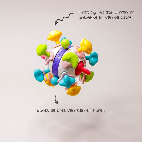 Multikleurige Bitey rammelaarbal met platte en ronde elementen, helpt bij stimuleren en ontwikkelen, boost pret van zien en horen.
