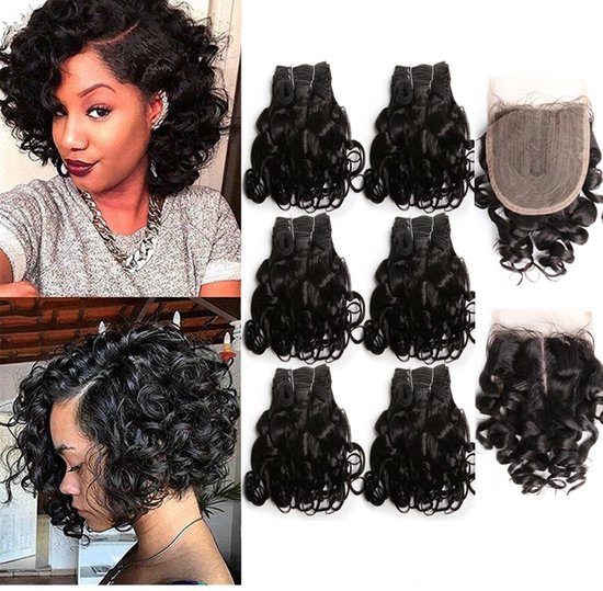Modèle avec un bob court et bouclé noir. Six paquets de cheveux humains ondulés noirs avec une fermeture en dentelle.