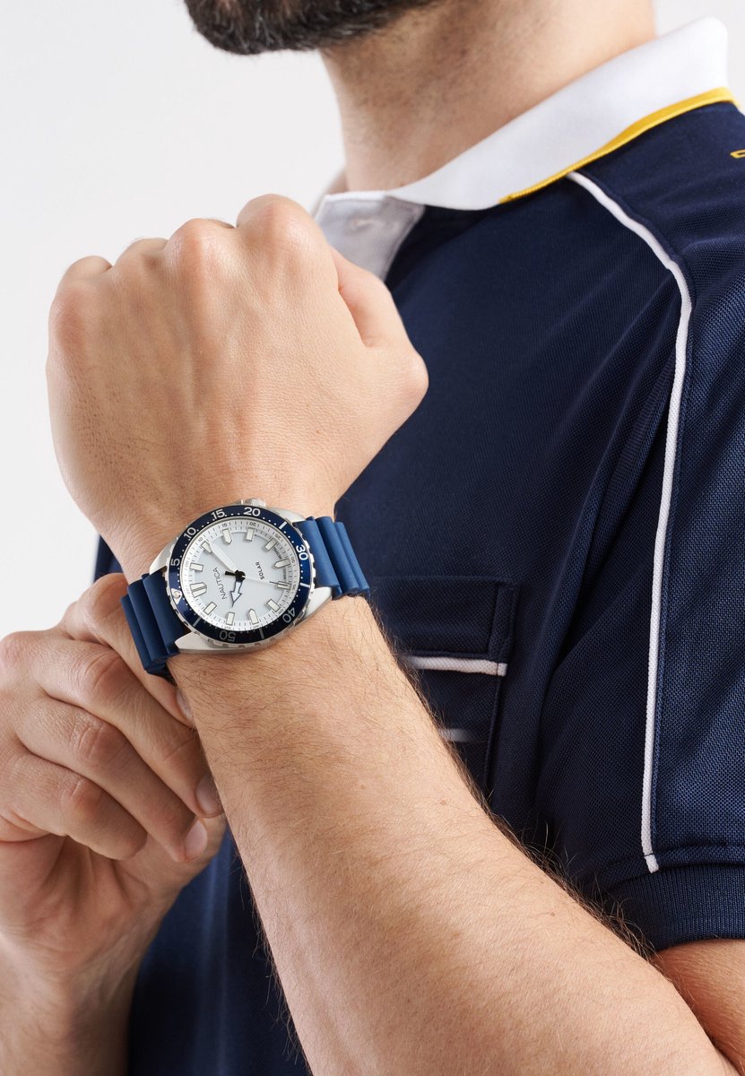 Nautica Nautica Vintage Kwarts Analoog Horloge Blauw Kast: 100 % Roestvrij Staal | Band: 100 % Siliconen 44 mm NAPNVF409