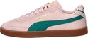 Lichtroze Puma sneaker met smaragdgroene streep en bruine zool.
