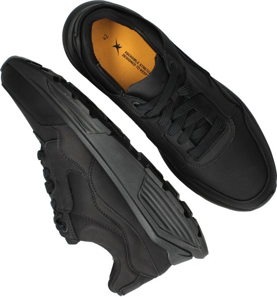 Zwarte Xsensible veterschoenen, bovenkant met gele binnenzool.