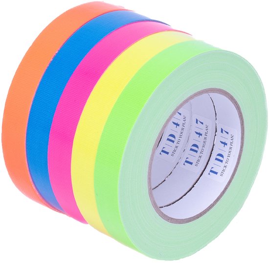 Rollen felgekleurd plakband op een rij: lichtgroen, geel, felroze, blauw, oranje.