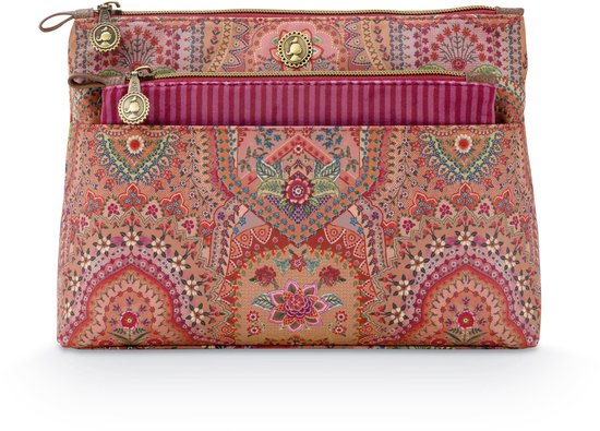 Trois pochettes Pip Studio empilées : une grande à imprimé cachemire et deux plus petites, dont une à rayures roses.