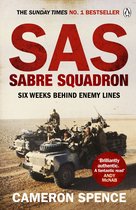 Boekomslag van 'SAS Sabre Squadron' met rode letters en afbeelding van militaire voertuigen in de woestijn.