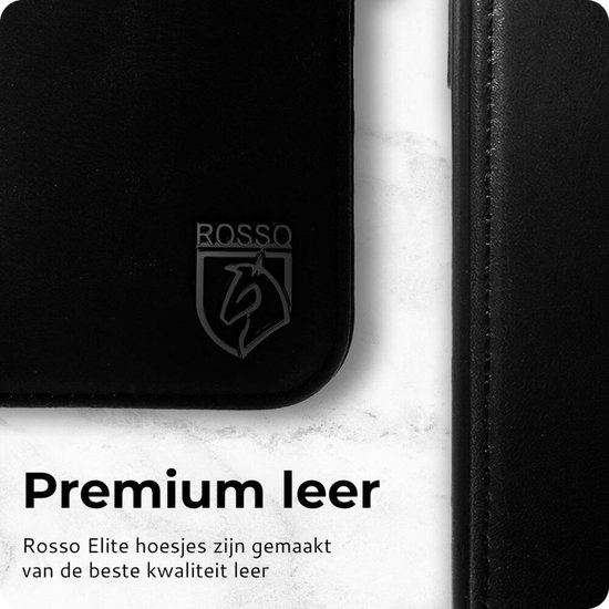 Zwarte lederen hoes met ROSSO logo.
