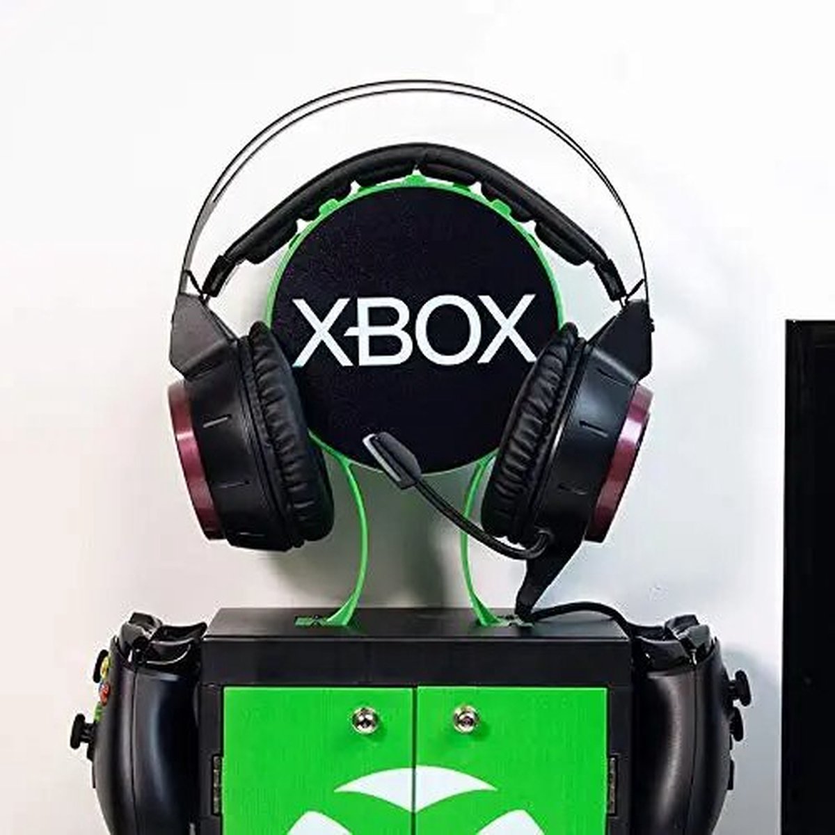 Numskull - Xbox Geïnspireerde Gaming Locker voor 4 Controllers - 10 Games - 1 Headset thumbnail 6