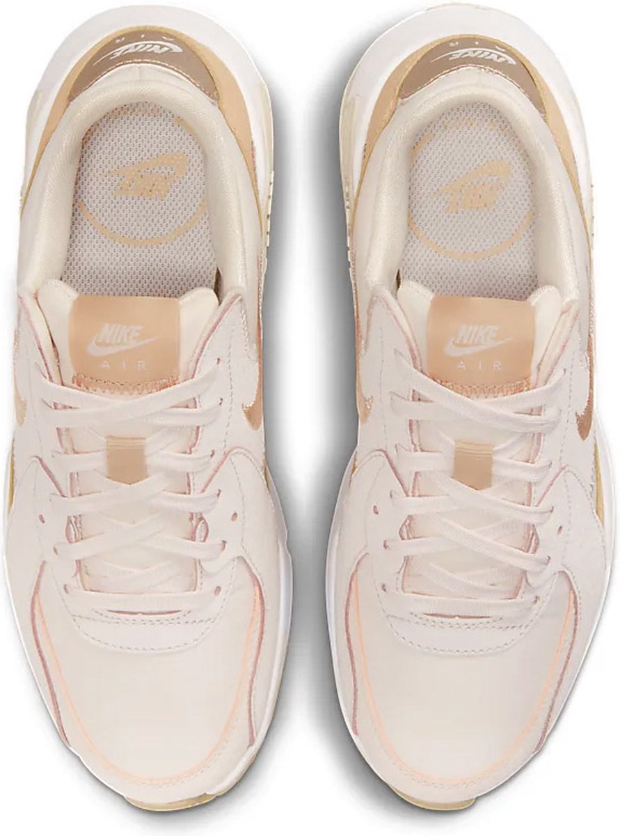 nike internationalist light soft pink