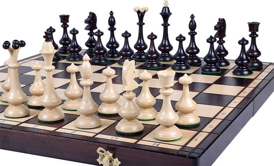 Afbeelding van het spel Chess the Game - Groot houten schaakbord incl. elegante schaakstukken!