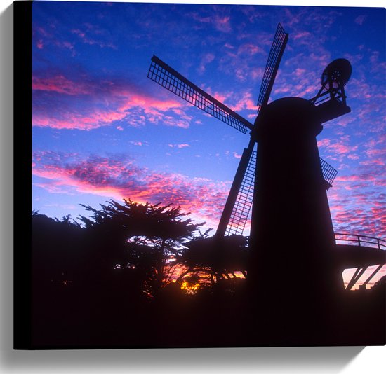 WallClassics - Canvas - Silhouet van Grote Molen onder Donkere Zonsondergang - 40x40 cm Foto op Canvas Schilderij (Wanddecoratie op Canvas)