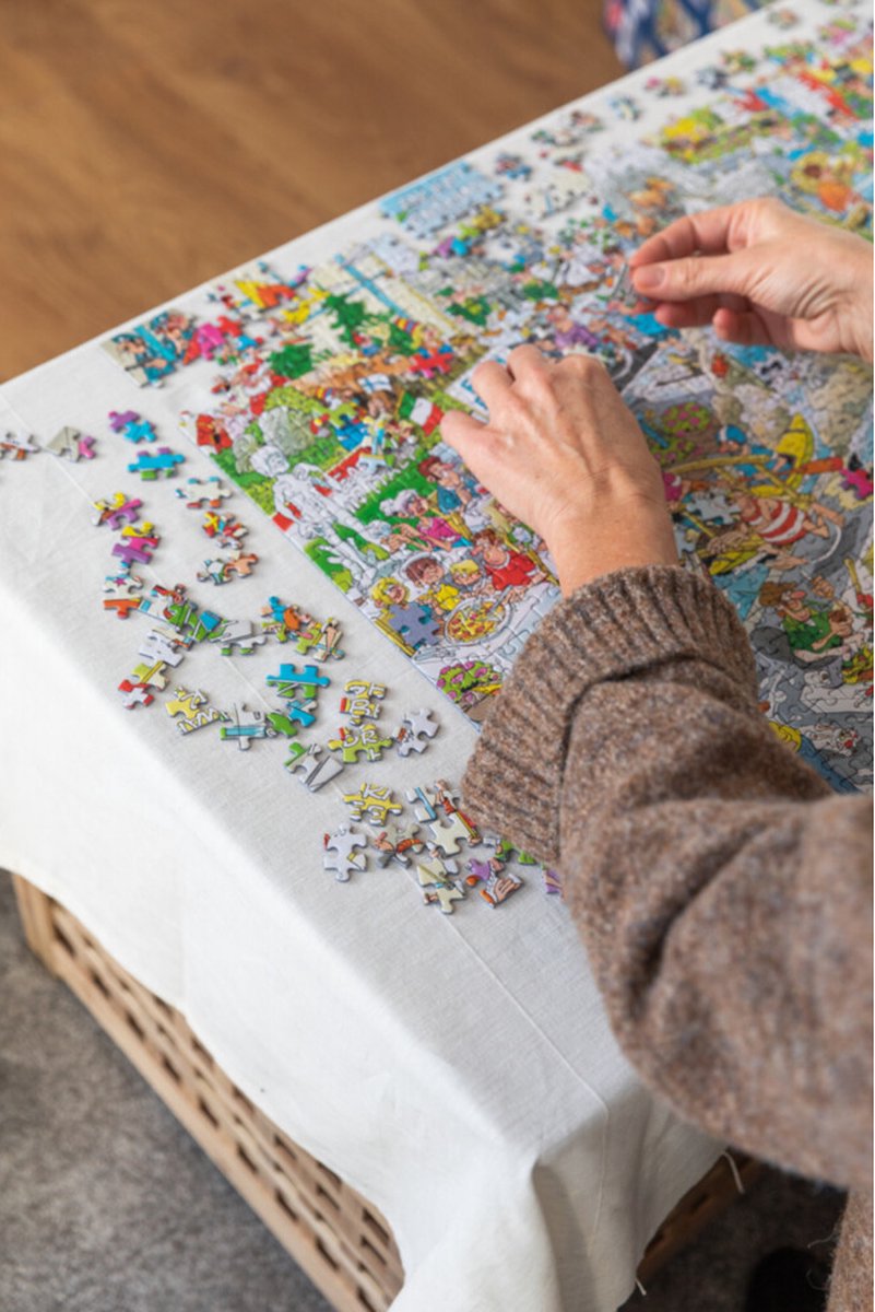 Jan van Haasteren - De Goochelbeurs - 1000 stukjes puzzel — afbeelding 4