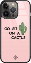 Casimoda® hoesje - Geschikt voor iPhone 13 Pro - Go Sit On A Cactus - Luxe Hard Case Zwart - Backcover telefoonhoesje - Roze