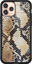 Casimoda® hoesje - Geschikt voor iPhone 11 Pro - Snake / Slangenprint bruin - Luxe Hard Case Zwart - Backcover telefoonhoesje - Goudkleurig