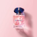 Giorgio Armani My Way parfumflesje met op de voorkant een weerspiegeling van een vrouw met flesje.