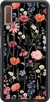 Leuke Telefoonhoesjes - Hoesje geschikt voor Samsung Galaxy A7 (2018) - Dark flowers - Backcover zwart - Bloemen - Zwart