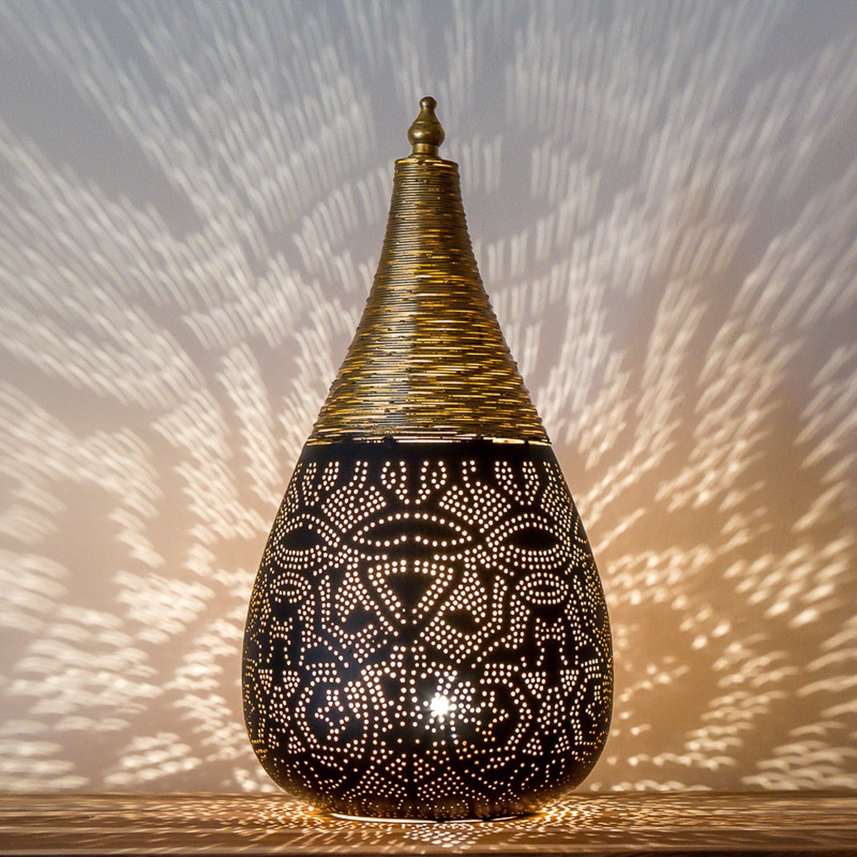 Oosterse filigrain tafellamp met draad - zwart en goud
