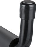 Zwarte wandhaak met schuimstof coating op het uiteinde.