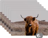 Placemat - Placemats kunststof - Schotse hooglander - Landschap - Koe - Bruin - Dieren - Natuur - 45x30 cm - 6 stuks - Hittebestendig - Anti-Slip - Onderlegger - Afneembaar