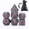Afbeelding van het spelletje Lapi Toys - Dungeons and Dragons dobbelstenen - D&D dobbelstenen - D&D metal polydice - 1 set (7 stuks) - Metaal - Grijs - Inclusief kunstleren bewaarzak - Rood