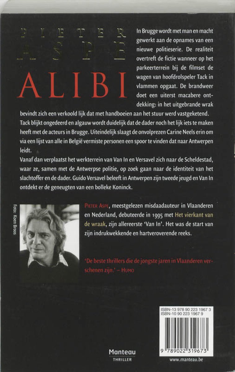 Achterkant boek: Foto van Pieter Aspe, tekst over Alibi en boekrecensies. ISBN: 9789022319673.