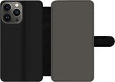 Bookcase Geschikt voor iPhone 13 Pro Max telefoonhoesje - Grijs - Kleuren - Effen - Met vakjes - Wallet case met magneetsluiting