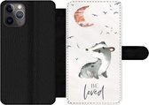 Bookcase Geschikt voor iPhone 11 Pro Max telefoonhoesje - Quotes - Be loved - Spreuken - Kind - Jongens - Meisjes - Waterverf - Met vakjes - Wallet case met magneetsluiting