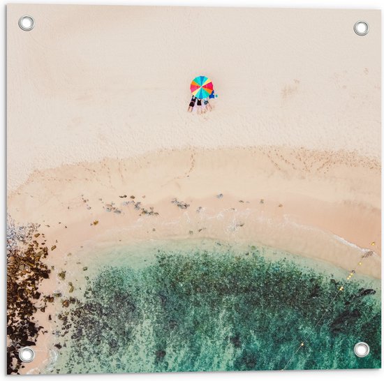 WallClassics - Tuinposter – Parasol op het Strand - 50x50 cm Foto op Tuinposter (wanddecoratie voor buiten en binnen)