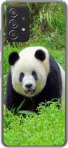 Geschikt voor Samsung Galaxy A53 5G hoesje - Panda - Gras - Dier - Siliconen Telefoonhoesje
